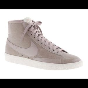 WOMEN'S NIKE® BLAZER MID VINTAGE SNEAKERS